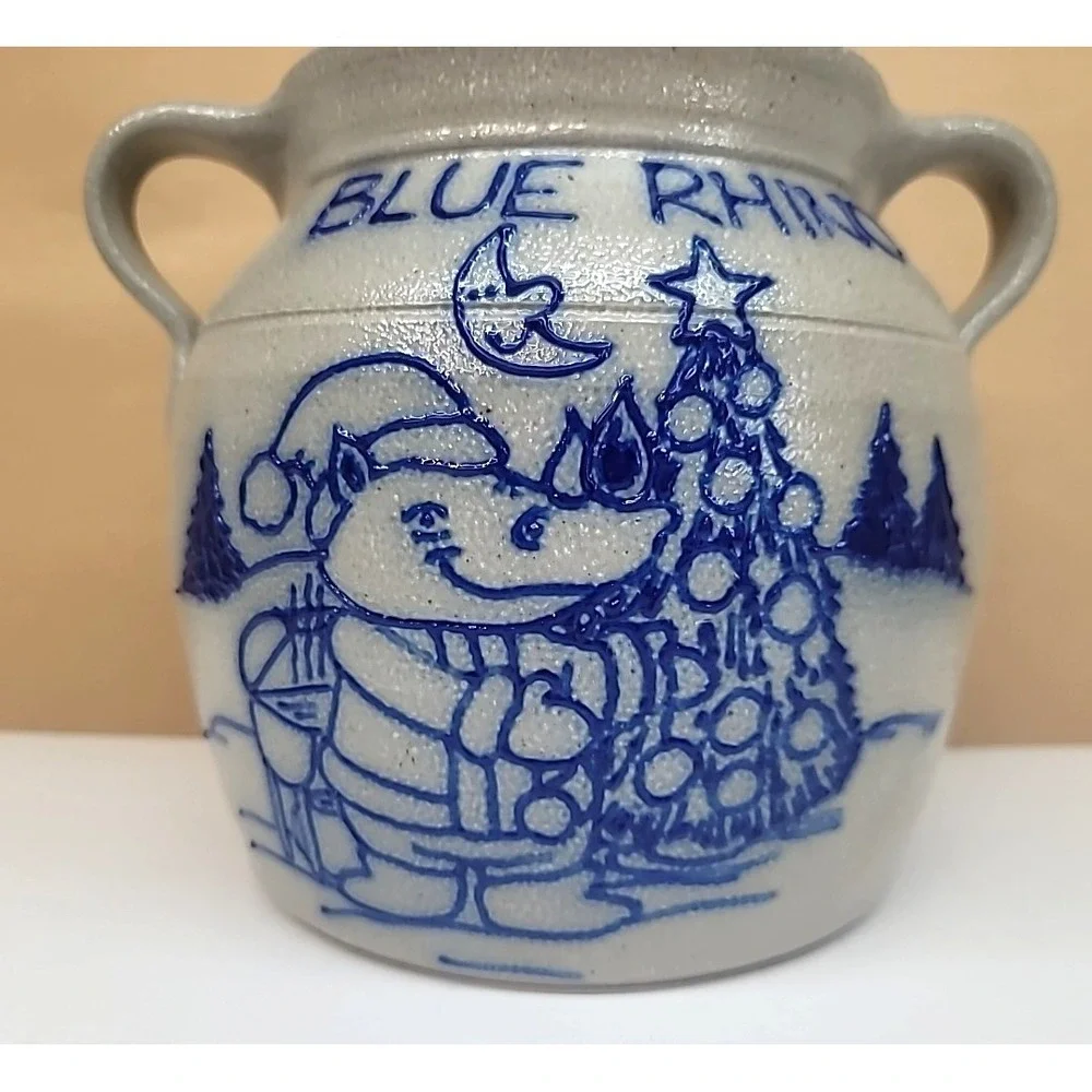 '02 Salmon Falls Pottery Darris McFarland Blue Rhino Christmas 2 Handle Bean Pot
